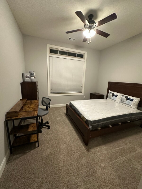 Foto principal - 136 Silverside Dr