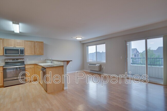 Building Photo - 310 N Promenade Loop