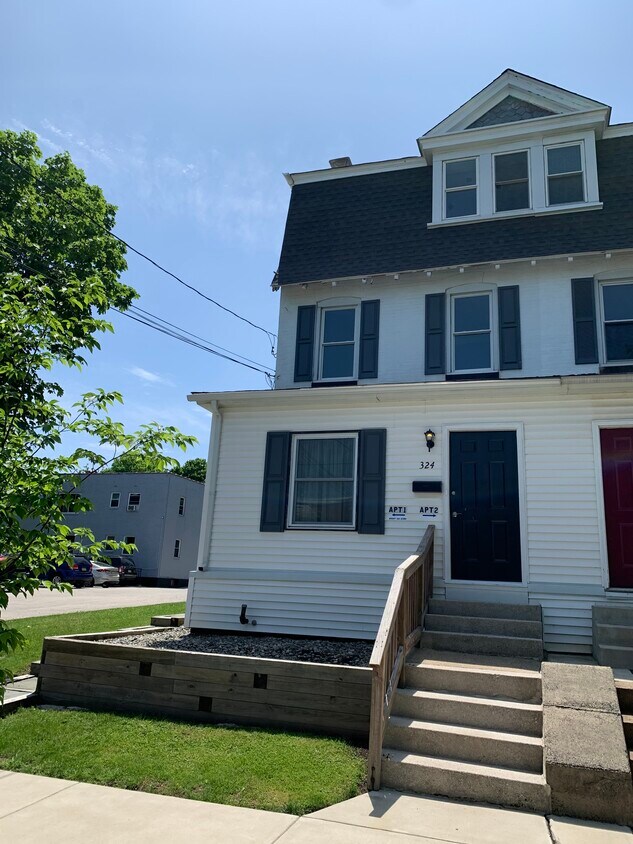 324 4th Ave Unit 2, Phoenixville, PA 19460 Apartments in Phoenixville