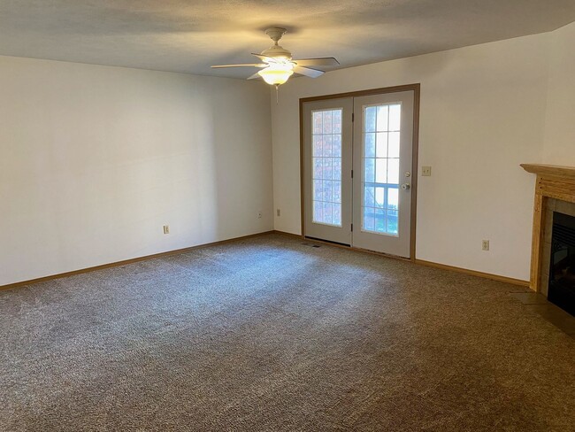 Building Photo - LEASING