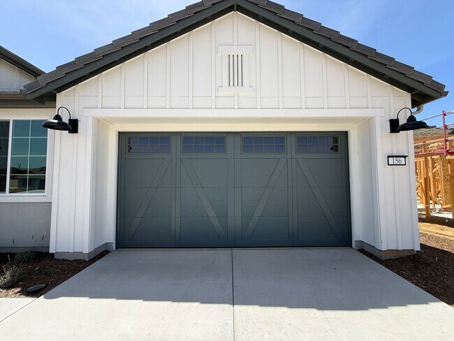 Building Photo - 156 Coiner St