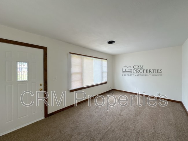 Building Photo - 805 Miami Blvd