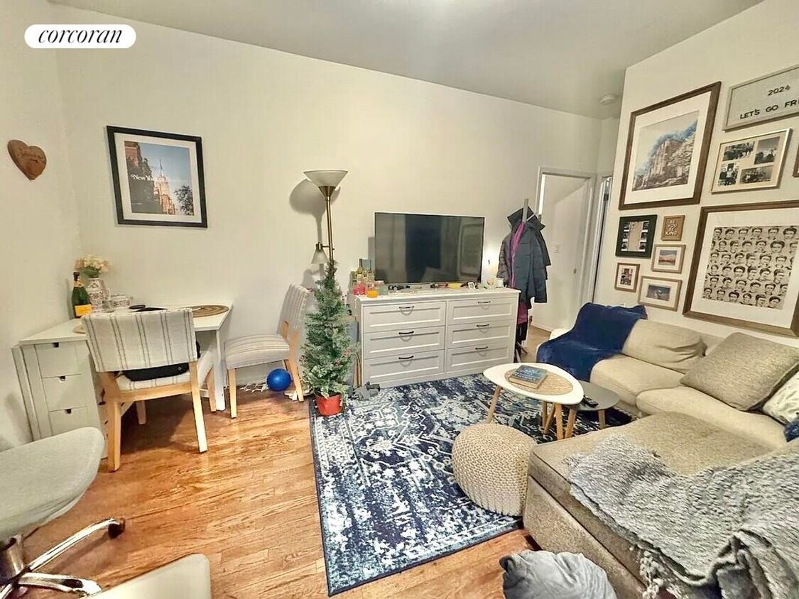 Foto principal - 1229 1st Ave