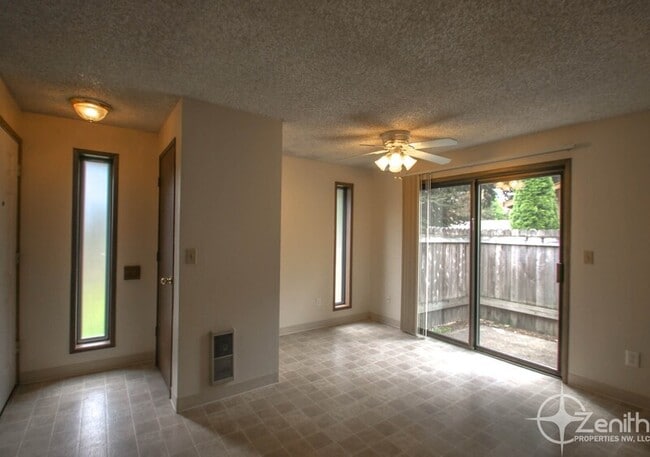 Building Photo - 2912 NE 86th Ave