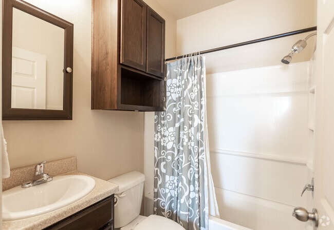 2HAB, 2BA - 858 ft² - Elm Creek