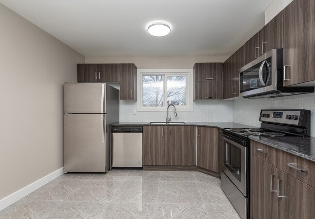 Building Photo - Lymburn