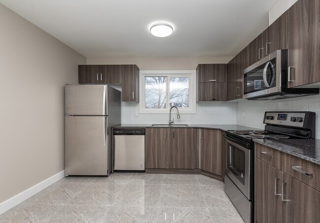 Building Photo - Lymburn Place