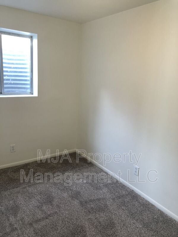 Foto del edificio - 4936 S La Brea St