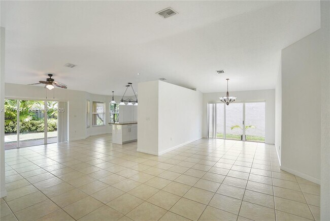 Foto del edificio - 13950 SW 155th Ct