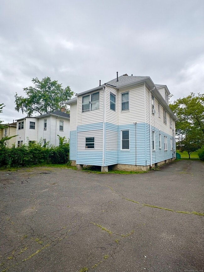 Building Photo - 46 Westbourne Pkwy