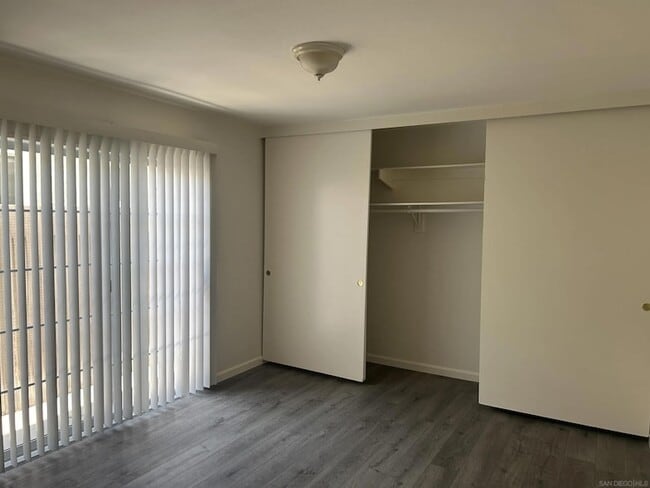 Foto del edificio - 4443 Kansas St