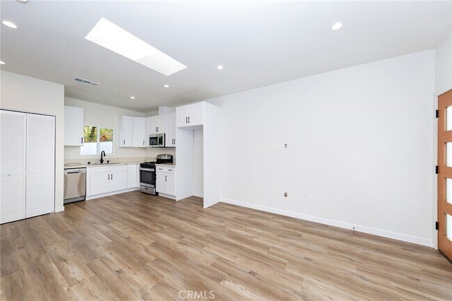 Foto del edificio - 2361 Moss Ave