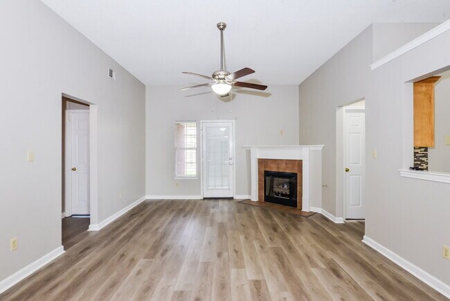 Building Photo - 8180 Cross Point Dr