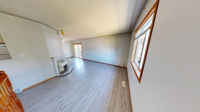 Building Photo - 9408A-94100 100 Ave.
