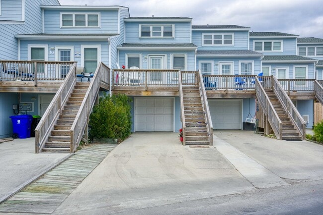 Building Photo - FURNISHED OFF-SEASON MONTHLY RENTAL-STARTI...