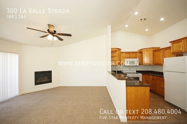 Foto del edificio - 300 La Valle Strada Ln