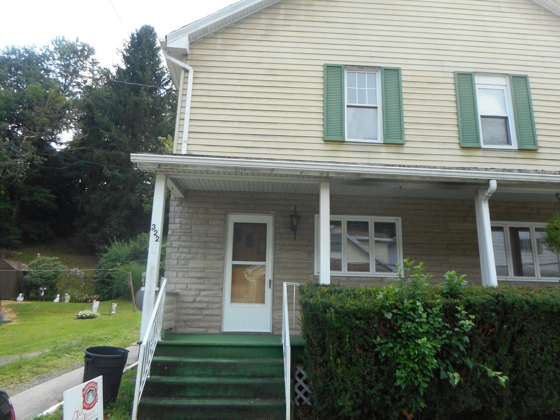 322 Pike Run Dr, Daisytown, PA 15427 Townhome Rentals in Daisytown PA