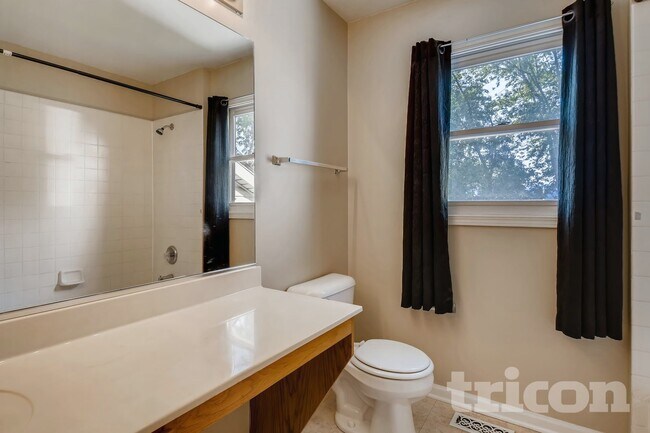 Building Photo - 4804 Lobelia Ct