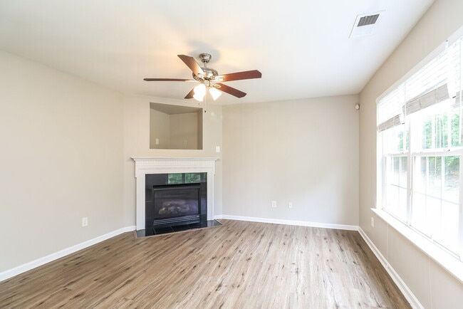 Building Photo - 1405 Braveheart Ln