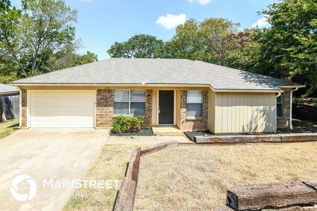 Building Photo - 6407 Woods Edge Dr