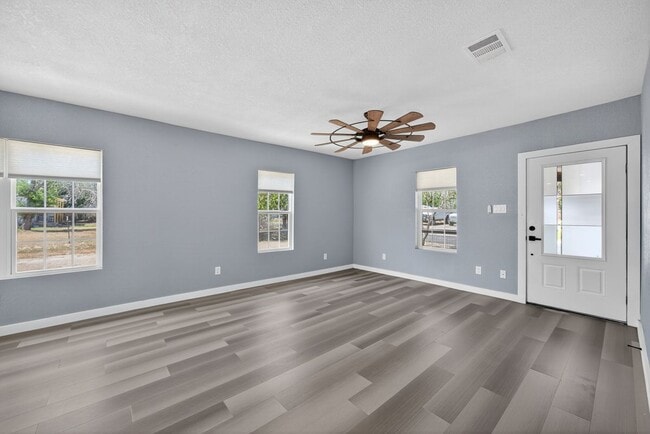 Building Photo - 1203 Ave J