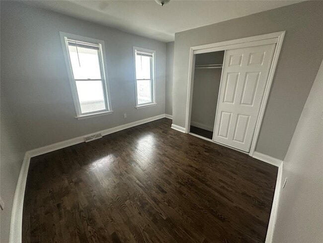 Building Photo - 62.5 Dickinson St