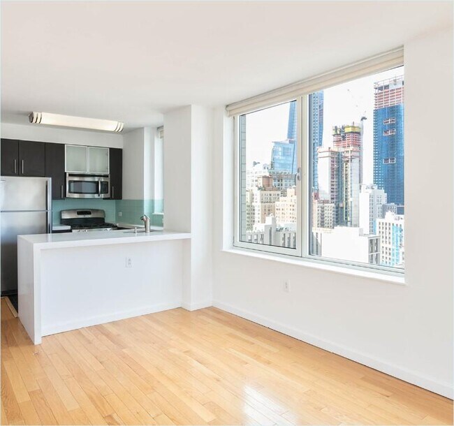 Foto del edificio - 3 bedroom in New York NY 10018