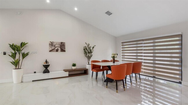 Foto del edificio - 7350 NW 54th Ct