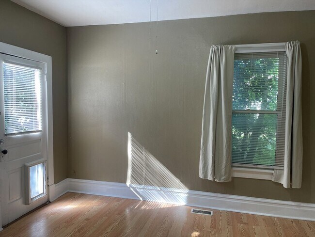 Building Photo - 265 N 600 W