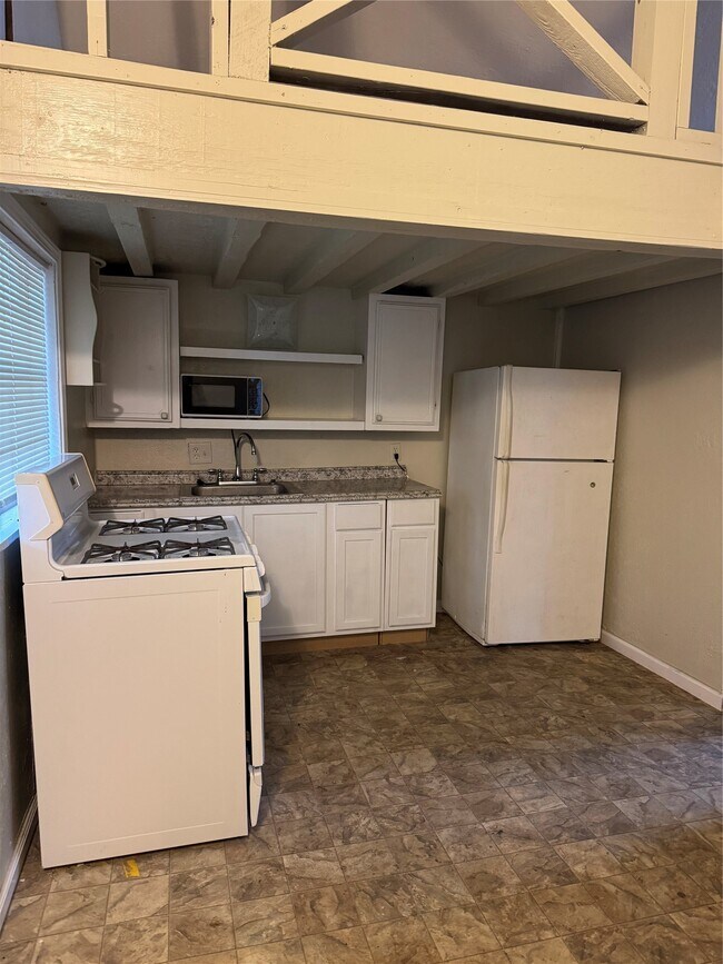 Foto del edificio - 900 Mohawk Dr