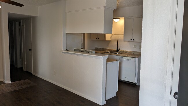 Foto del edificio - 5104 Herrick Ct