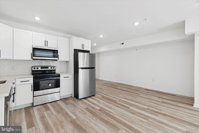 Foto del edificio - 890 N 42nd St