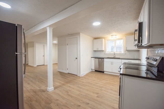 Building Photo - 16781 Akron St