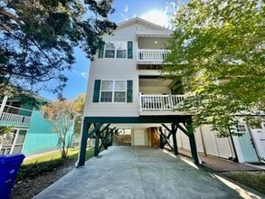 Building Photo - 121 7th Ave S