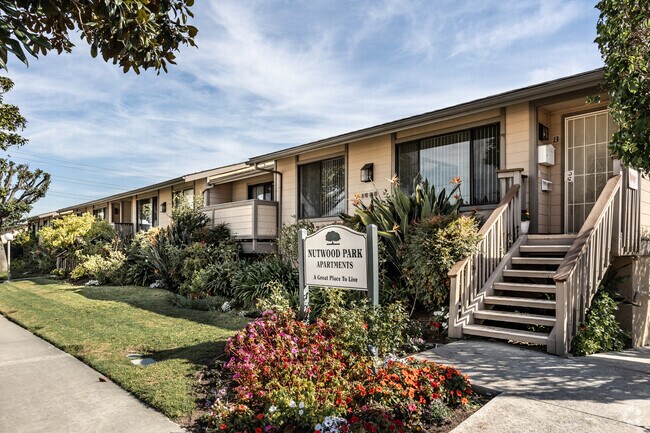Parque Nutwood - Nutwood Park Apartments