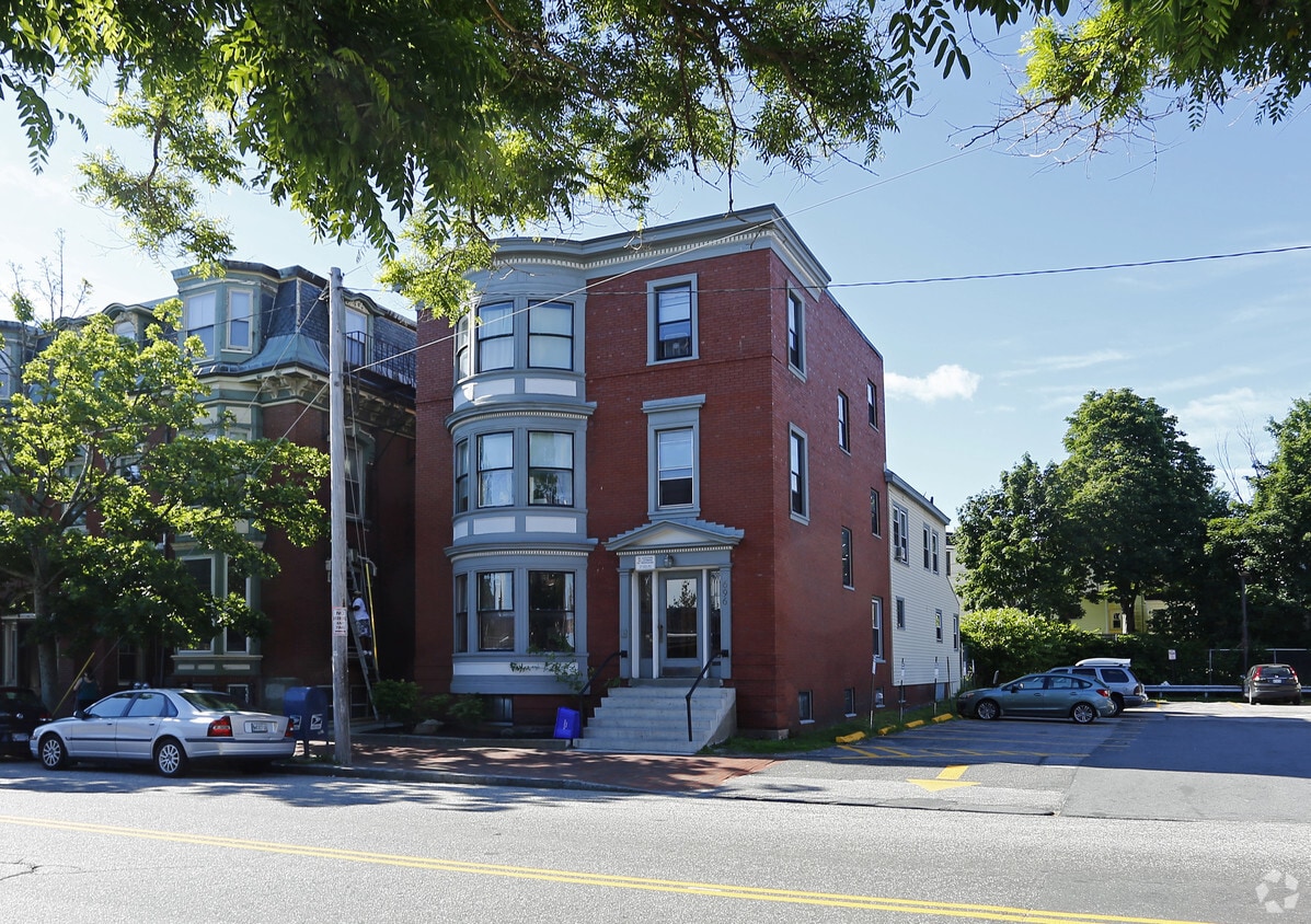 696 Congress St, Portland, ME 04102 Apartments in Portland, ME