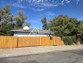 Building Photo - 4050 Sumac Ln