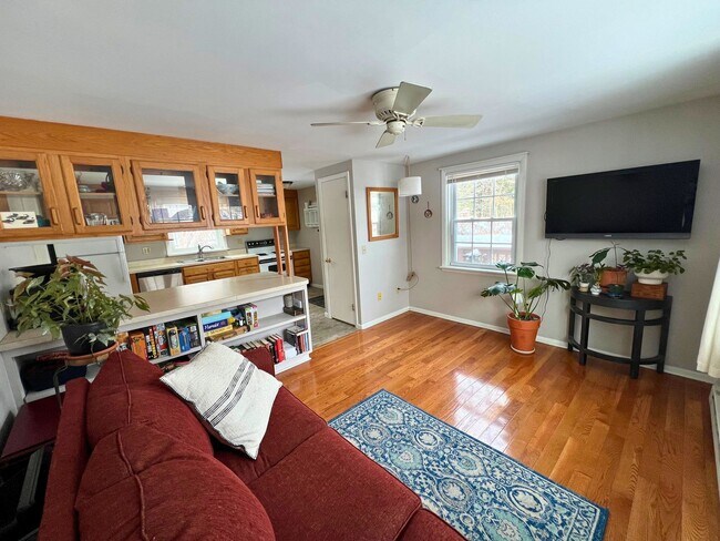 Foto del edificio - Bright 1BD/1BA Duplex Apartment in Williston