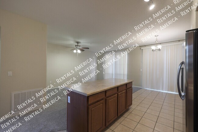 Foto del edificio - 18250 N Cave Creek Rd