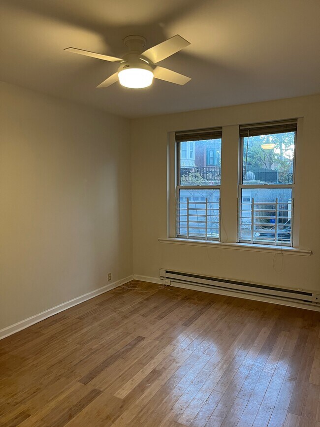 Foto del edificio - 4809 Beaumont Ave