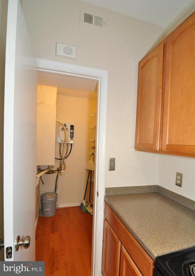 Building Photo - 12163 Penderview Terrace