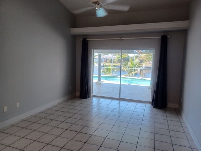 Foto del edificio - 4416 SW 24th Ave