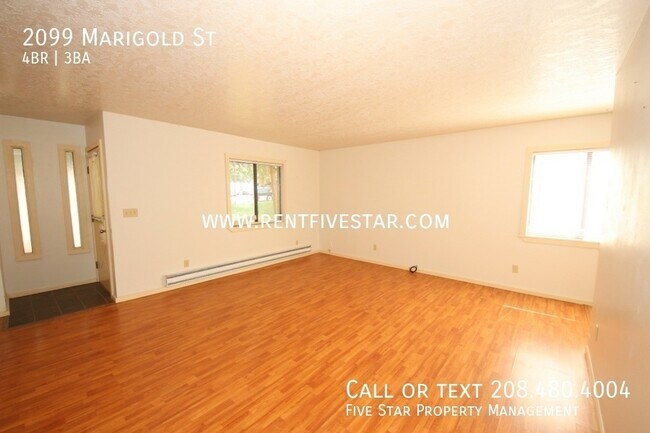 Building Photo - Pet Negotiable! 4 Bedroom 2.5 Bathroom Hom...