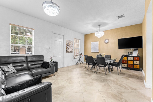 Foto del edificio - 8309 NW 8th Way
