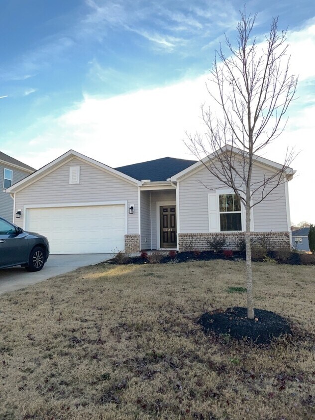 137 Walking Stick Wy, Pelzer, SC 29669 House Rental in Pelzer, SC