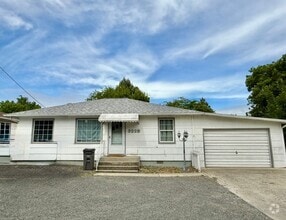 Building Photo - 3228 5th St