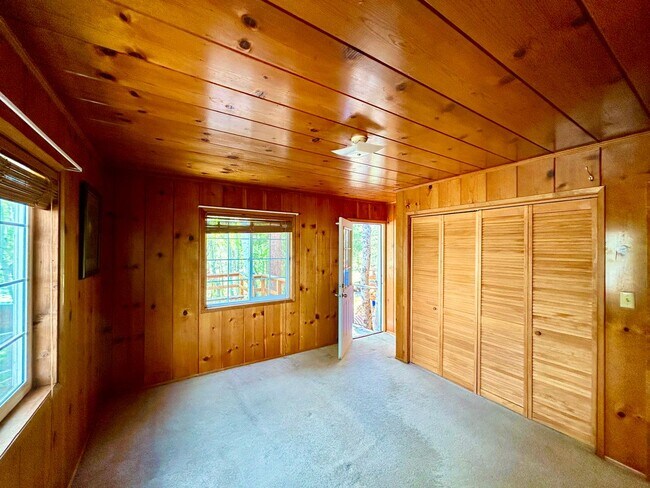 Building Photo - 396 Juniper Dr