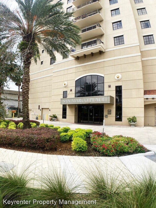 Foto principal - 3 br, 2 bath House - 1478 Riverplace Blvd ...