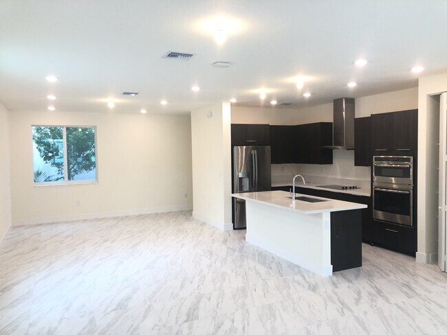 Kitchen - 6681 102nd NW Path