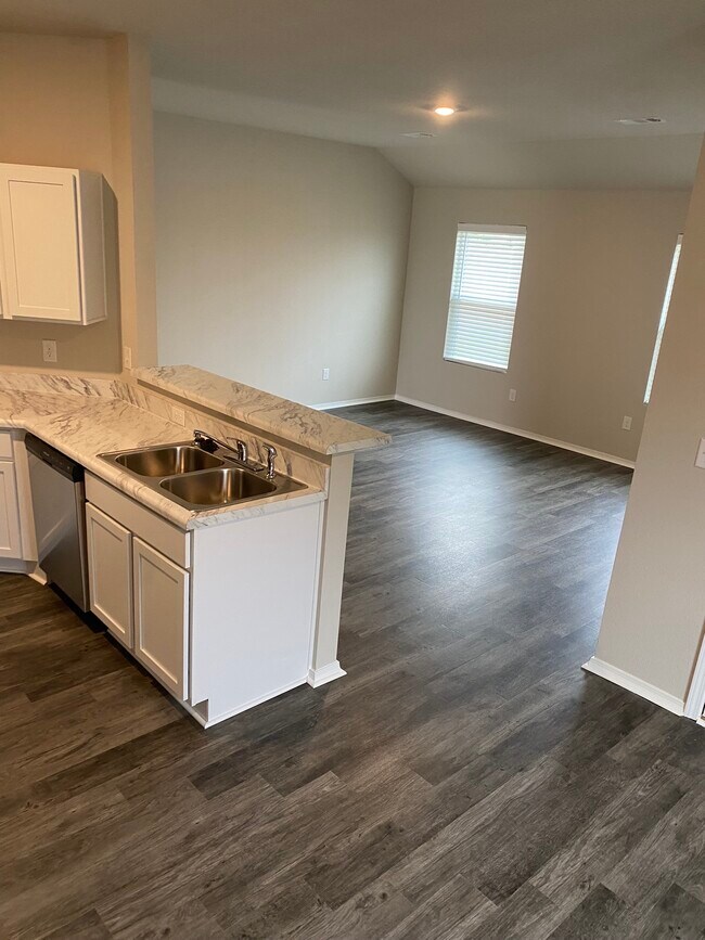 Building Photo - 5322 Beech Grove